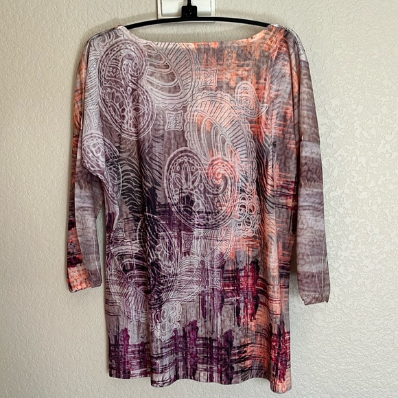 🆕 Chico’s mixed print Morgan top - Picture 6 of 7